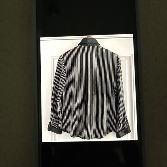 Linda Allard Ellen Tracy 100% Silk Black / Brown Striped  Blouse - Picture 2 of 5